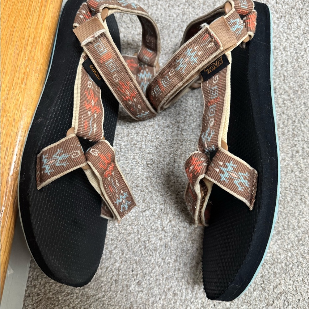 Teva Brown and Black Sandals with Patterned Straps - Picture 5 of 8